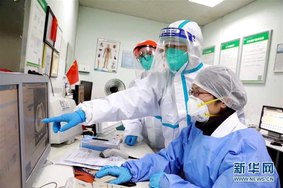 (在習近平新時代中國特色社會主義思想指引下——新時代新作為新篇章·習近平總書記關切事·圖文互動)(7)高擎利劍驅(qū)疫魔——科研攻關助力湖北戰(zhàn)“疫”記