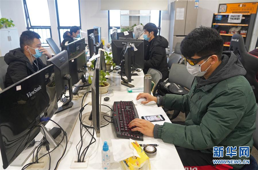 （抓好經(jīng)濟發(fā)展 應對復雜局面&middot;圖文互動）（3）激活&ldquo;神經(jīng)末梢&rdquo; 暢通&ldquo;毛細血管&rdquo;&mdash;&mdash;江西為中小微企業(yè)復工復產(chǎn)&ldquo;破障清路&rdquo; 