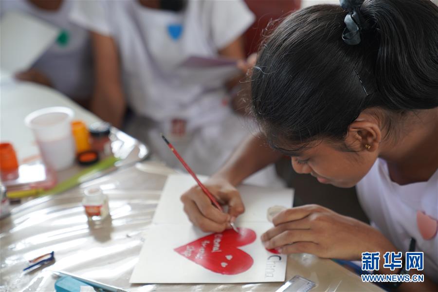 （國際&middot;圖文互動）（1）通訊：&ldquo;愛心是我們抗擊疾病最強的力量&rdquo;&mdash;&mdash;記斯里蘭卡德薇女子學(xué)校師生收到彭麗媛復(fù)信