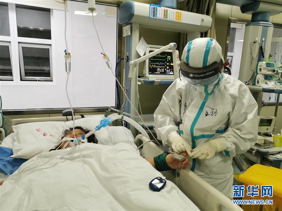 （一線抗疫群英譜&middot;圖文互動）（2）生命之光，溫暖&ldquo;無面之交&rdquo;&mdash;&mdash;記抗疫一線重癥監(jiān)護(hù)室90后護(hù)士金鈺 