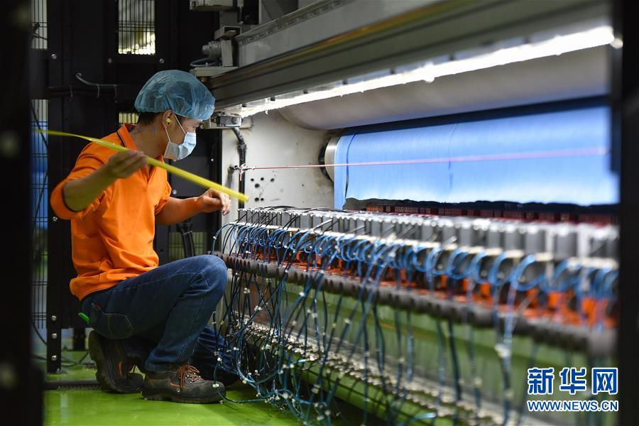 （在習(xí)近平新時代中國特色社會主義思想指引下&mdash;&mdash;新時代新作為新篇章&middot;習(xí)近平總書記關(guān)切事&middot;圖文互動）（20）精準發(fā)力抓統(tǒng)籌&mdash;&mdash;各地落實&ldquo;分區(qū)分級&rdquo;有序恢復(fù)生產(chǎn)生活