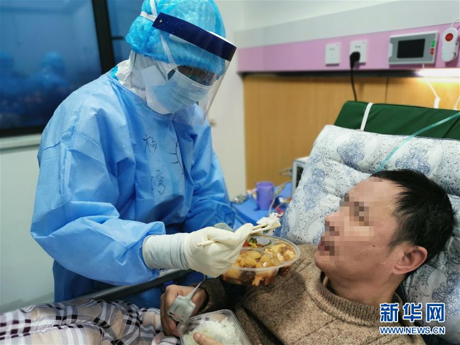 （一線抗疫群英譜&middot;圖文互動）（3）&ldquo;我們，撐得起！&rdquo;&mdash;&mdash;軍隊支援湖北醫(yī)療隊年輕醫(yī)務(wù)工作者的青春宣言