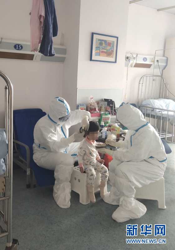(聚焦疫情防控)(3)上海11例新冠肺炎患兒已全部出院