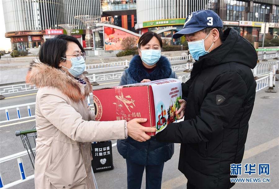 (新華全媒頭條·圖文互動)(9)守護天使 同心戰(zhàn)“疫”——各地多措并舉關(guān)愛一線醫(yī)務(wù)人員掃描