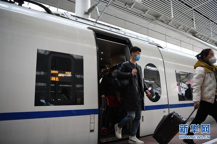 （新華全媒頭條&middot;圖文互動）（10）暢通復(fù)工復(fù)產(chǎn)&ldquo;生命線&rdquo;&mdash;&mdash;全國恢復(fù)正常交通運輸秩序