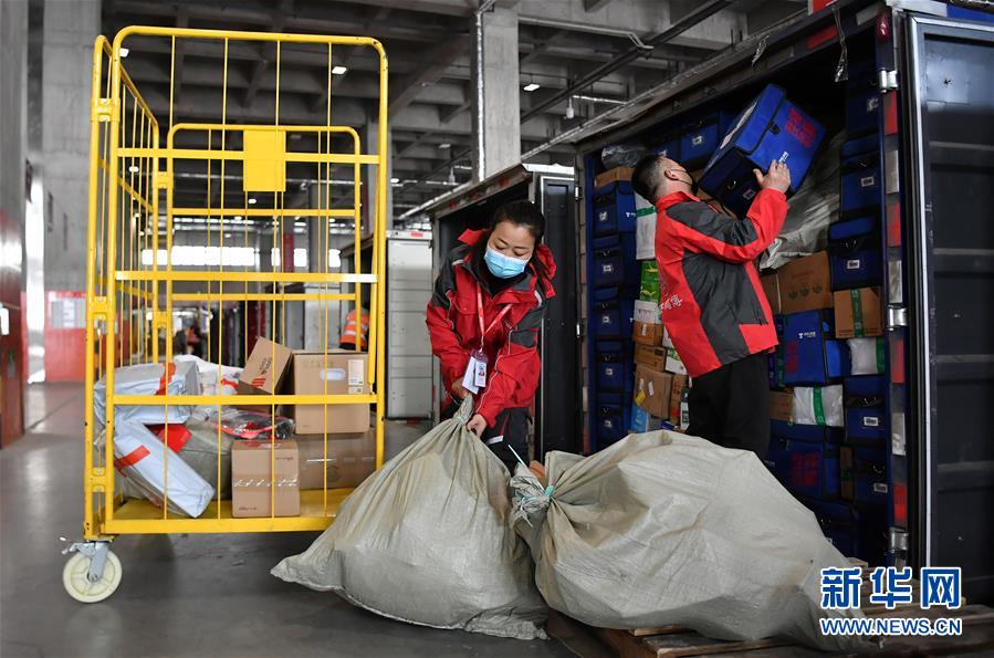 （新華全媒頭條&middot;圖文互動）（11）暢通復(fù)工復(fù)產(chǎn)&ldquo;生命線&rdquo;&mdash;&mdash;全國恢復(fù)正常交通運輸秩序