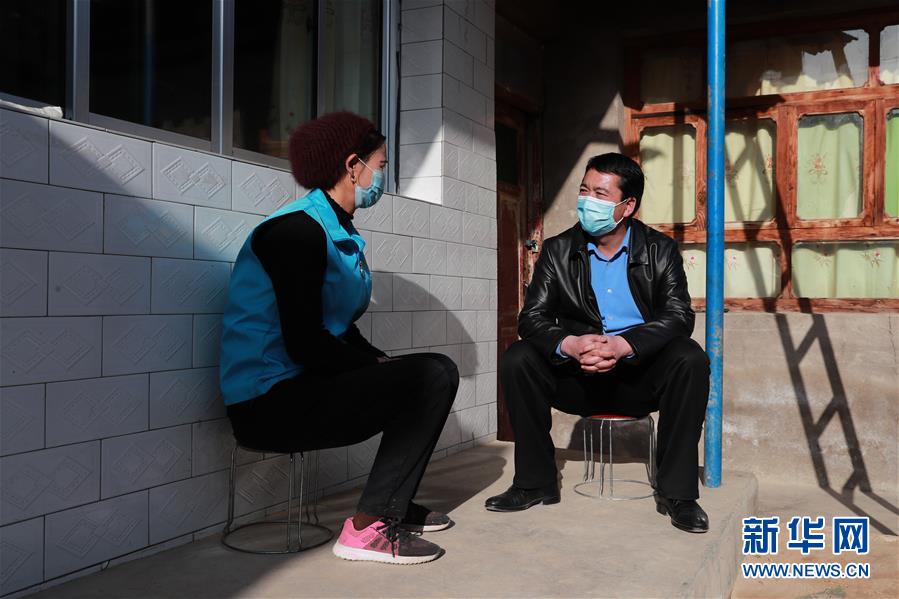 （新華全媒頭條&middot;圖文互動(dòng)）（4）特殊時(shí)期，他們這樣履職&mdash;&mdash;全國(guó)人大代表這個(gè)春天在行動(dòng)