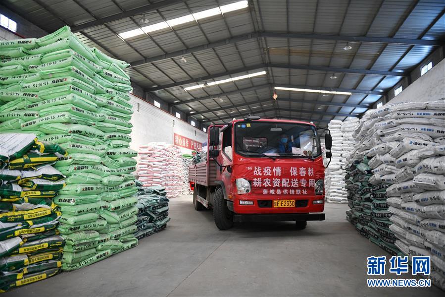 (新華全媒頭條·圖文互動(dòng))(12)春色最濃在田間——來自全國春耕備耕的現(xiàn)場觀察