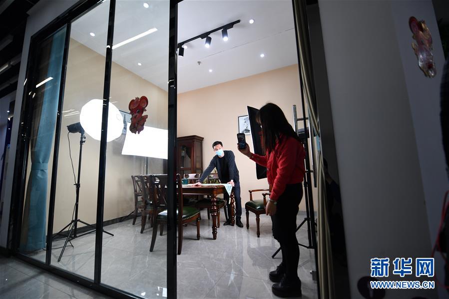 （聚焦復(fù)工復(fù)產(chǎn)&middot;圖文互動(dòng)）（7）記者手記：戰(zhàn)&ldquo;疫&rdquo;中增長(zhǎng)，這些企業(yè)做對(duì)了什么？