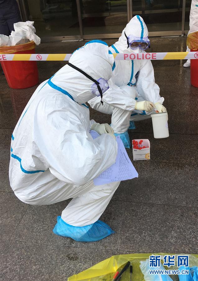 (新華網(wǎng)·圖文互動)(2)疾控流調員——追蹤新冠病毒的“福爾摩斯”