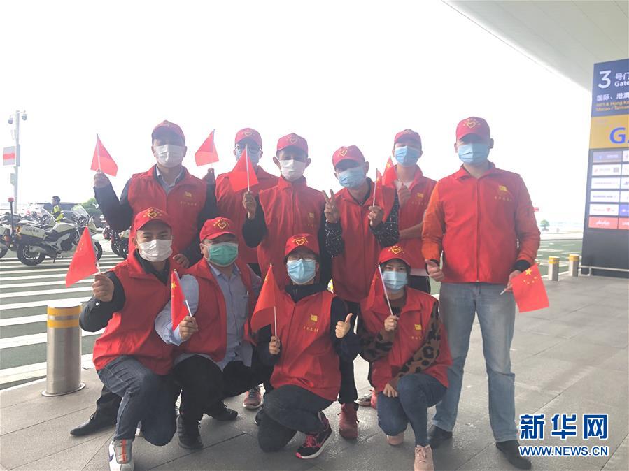 （新華全媒頭條&middot;習近平致敬的戰(zhàn)&ldquo;疫&rdquo;英雄&middot;武漢人民篇&middot;圖文互動）（10）壯哉，大武漢&mdash;&mdash;獻給英雄的武漢人民