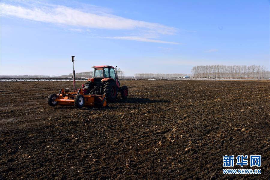 （在習近平新時代中國特色社會主義思想指引下&mdash;&mdash;新時代新作為新篇章&middot;習近平總書記關(guān)切事&middot;圖文互動）（4）希望的田野，希望的春天&mdash;&mdash;各地農(nóng)業(yè)生產(chǎn)新動態(tài)掃描