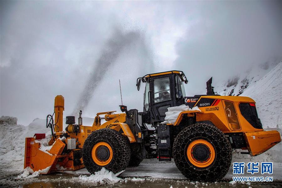 (圖文互動(dòng))(1)華能援建西藏派墨農(nóng)村公路全線復(fù)工建設(shè)