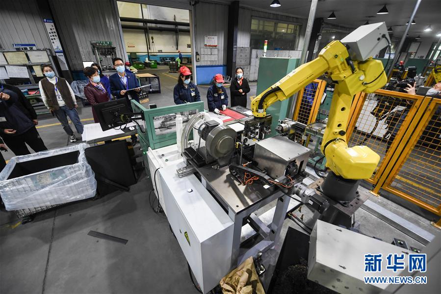 (新華全媒頭條·圖文互動(dòng))(2)沖寒已覺(jué)東風(fēng)暖——記習(xí)近平總書(shū)記在浙江調(diào)研疫情防控和復(fù)工復(fù)產(chǎn)