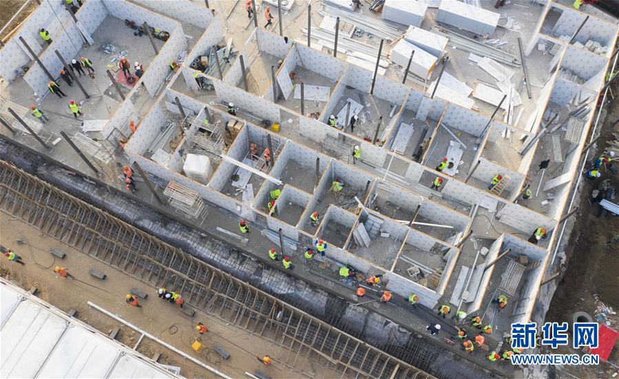 (新華全媒頭條·圖文互動)(17)致敬“沉默的英雄”——記武漢火神山雷神山醫(yī)院的建設者