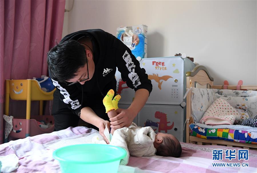 （一線抗疫群英譜&middot;圖文互動）（3）&ldquo;再年輕，也要學做頂梁柱&rdquo;&mdash;&mdash;記&ldquo;95后&rdquo;干警李文超