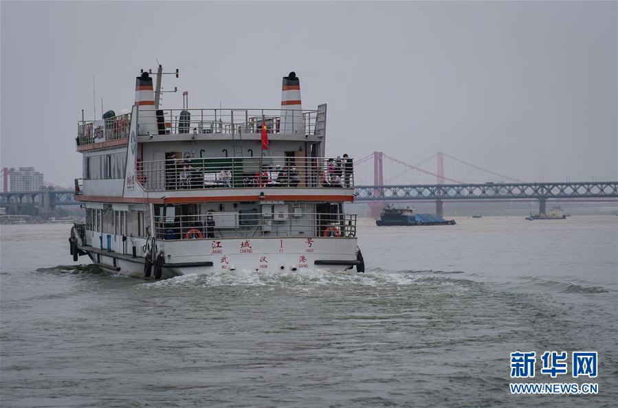 （新華全媒頭條&middot;圖文互動(dòng)）（13）武漢重啟，不負(fù)春天&mdash;&mdash;寫(xiě)在武漢&ldquo;解封&rdquo;之際