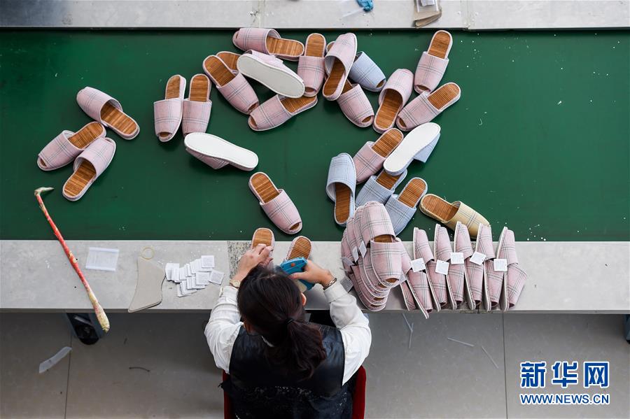 (新華全媒頭條·圖文互動(dòng))(5)內(nèi)蒙古貧困旗縣全部“摘帽”