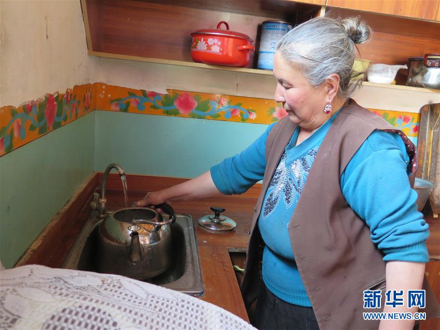 (新華全媒頭條·圖文互動(dòng))(11)春天里的5個(gè)“戰(zhàn)貧”瞬間——習(xí)近平總書(shū)記關(guān)于脫貧攻堅(jiān)決策部署指引攻克最后的深貧堡壘