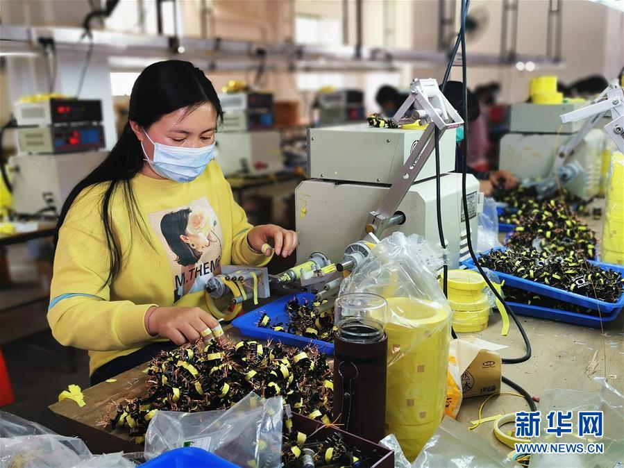 (決戰(zhàn)決勝脫貧攻堅(jiān)·圖文互動(dòng))(2)貧困戶的“收入賬”——廣西極貧縣隆林各族自治縣見聞