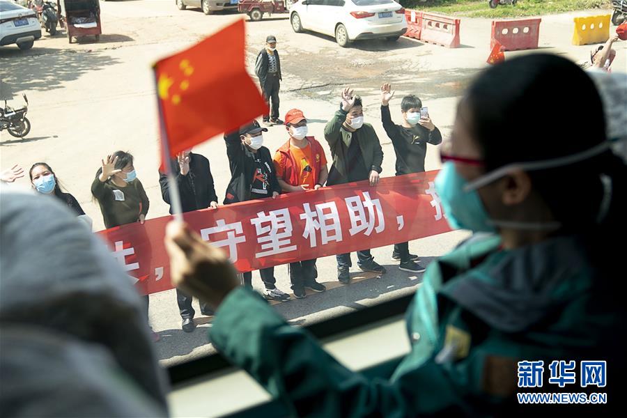 （聚焦疫情防控&middot;圖文互動(dòng)）（1）分秒必爭(zhēng)！一切為了治病救人&mdash;&mdash;中國(guó)抗疫生命至上的生動(dòng)實(shí)踐