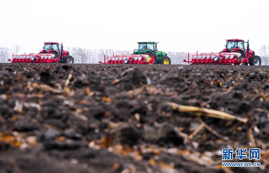 （新華全媒頭條&middot;圖文互動）（1）讓中國飯碗端得更牢&mdash;&mdash;&ldquo;中華糧倉&rdquo;春耕剪影