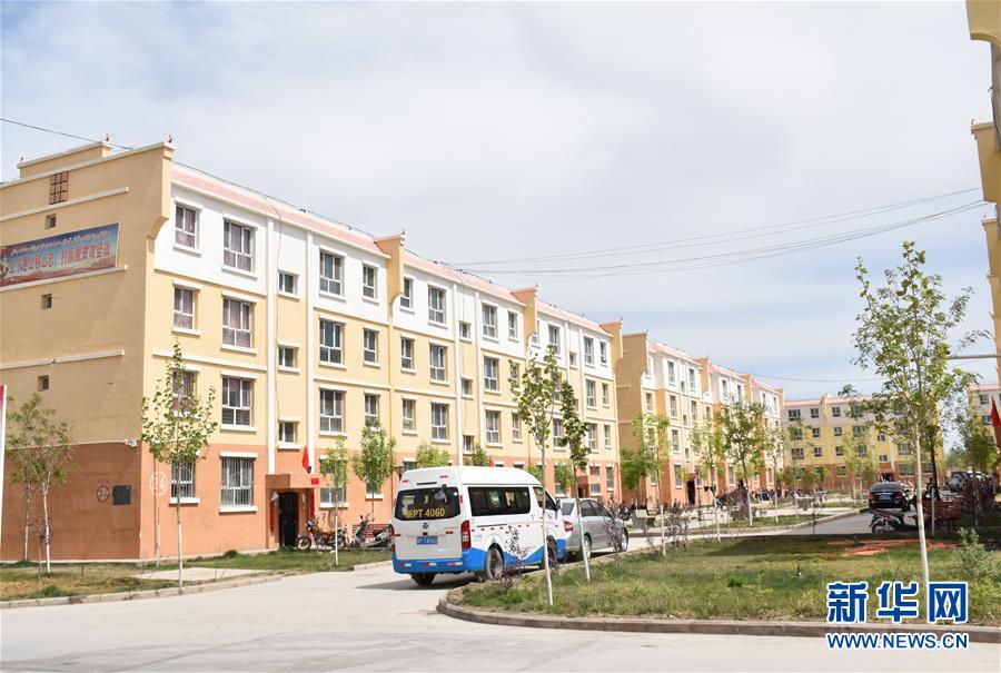 (決戰(zhàn)決勝脫貧攻堅(jiān)·圖文互動)(5)從高原牧區(qū)走入現(xiàn)代社區(qū)——探訪帕米爾高原搬遷牧民的新生活