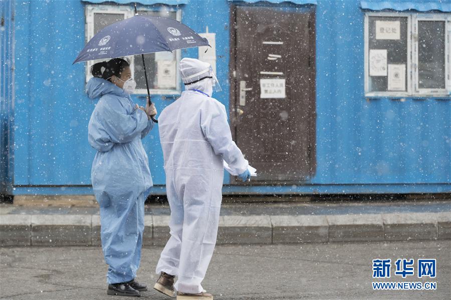 (在習(xí)近平新時代中國特色社會主義思想指引下——新時代新作為新篇章·習(xí)近平總書記關(guān)切事·圖文互動)(6)祛疫未竟 征衣不解——綏芬河小城的抗疫故事