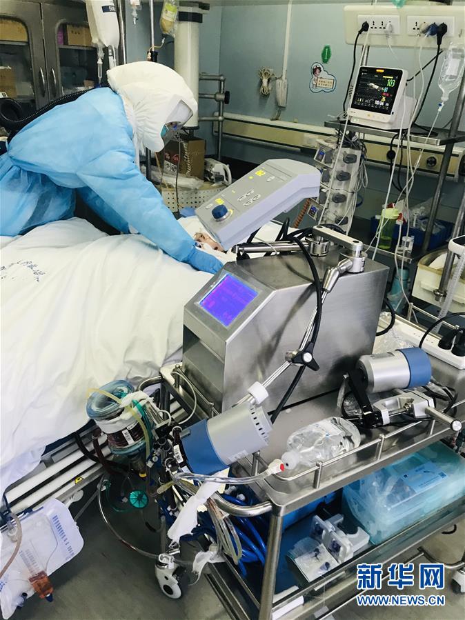 （新華全媒頭條&middot;圖文互動(dòng)）（4）&ldquo;我看不見(jiàn)你的樣子，但我知道你是誰(shuí)&rdquo;&mdash;&mdash;寫(xiě)在國(guó)際護(hù)士節(jié)來(lái)臨之際