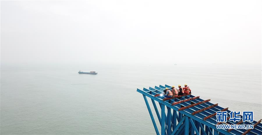 （在習近平新時代中國特色社會主義思想指引下&mdash;&mdash;新時代新作為新篇章&middot;習近平總書記關(guān)切事&middot;圖文互動）（2）新機遇、新引擎&mdash;&mdash;重大工程重大項目建設(shè)新動向觀察