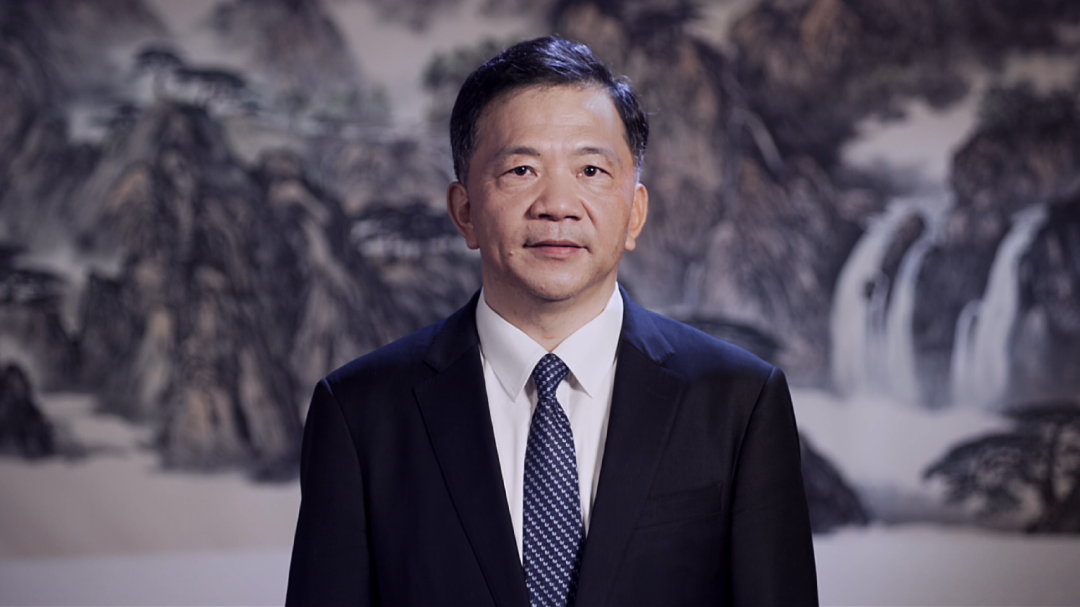 中宣部副部長  中央廣播電視總臺(tái)臺(tái)長、總編輯   慎海雄