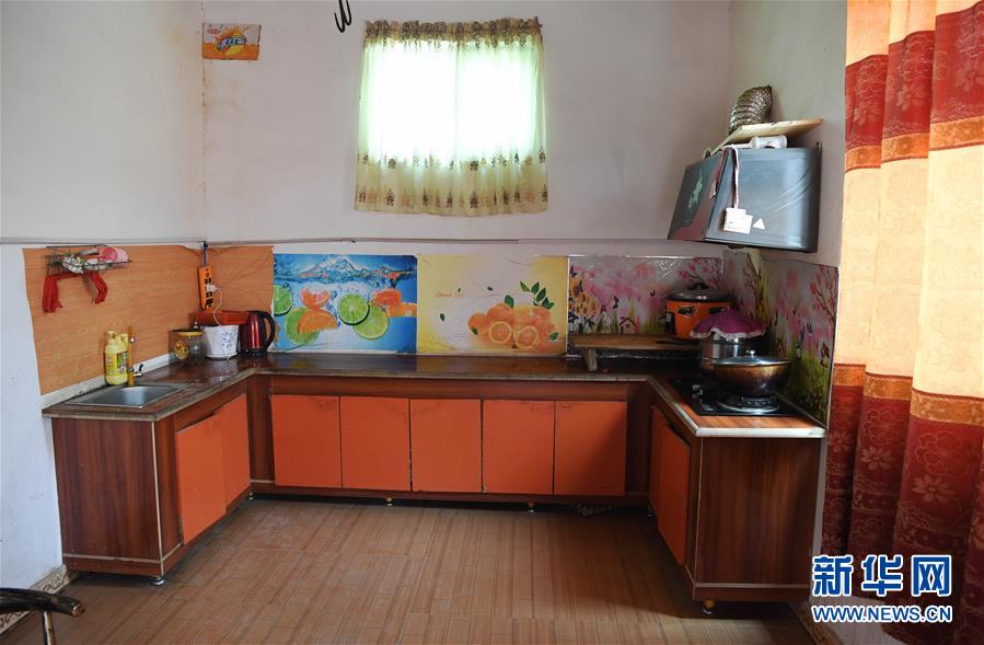 （決戰(zhàn)決勝脫貧攻堅(jiān)&middot;聚焦三區(qū)三州&middot;圖文互動(dòng)）（5）安居房里的新物件
