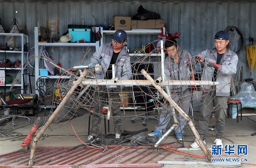 （新華全媒頭條&middot;圖文互動）（5）演繹新時尚 答好治理卷&mdash;&mdash;上海實(shí)施垃圾分類效果追蹤