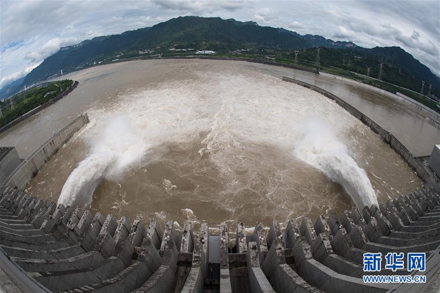 (新華全媒頭條·圖文互動(dòng))(7)把確保人民生命安全放在第一位——聚焦當(dāng)前我國(guó)防汛救災(zāi)工作