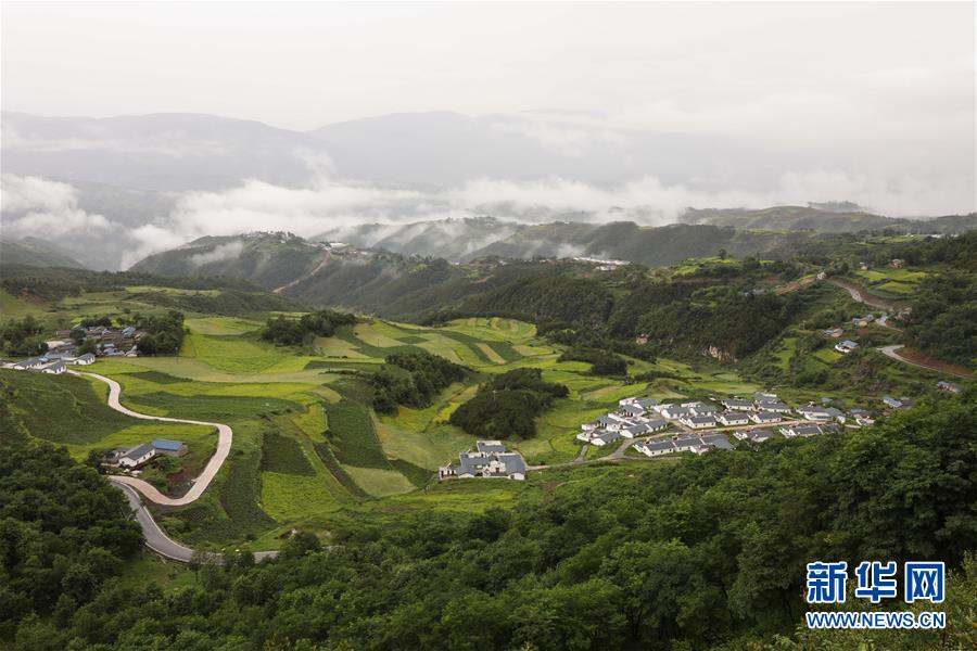 （新華全媒頭條&middot;圖文互動）（6）初心赴使命 熱血寫春秋&mdash;&mdash;記脫貧攻堅(jiān)中的共產(chǎn)黨員