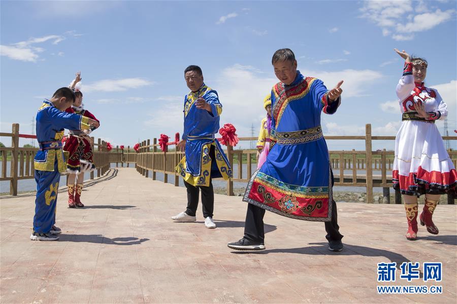 （新華全媒頭條&middot;走向我們的小康生活&middot;圖文互動(dòng)）（5）迎著東升的紅日&mdash;&mdash;走向小康之路的赫哲族