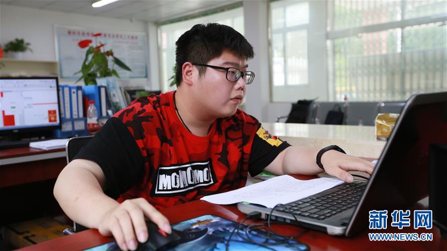  （新華全媒頭條&middot;圖文互動(dòng)）（3）青春，在希望的田野上&mdash;&mdash;大別山區(qū)尋訪&ldquo;城歸&rdquo;大學(xué)畢業(yè)生