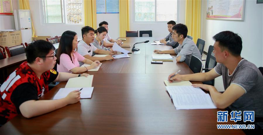  （新華全媒頭條&middot;圖文互動(dòng)）（4）青春，在希望的田野上&mdash;&mdash;大別山區(qū)尋訪&ldquo;城歸&rdquo;大學(xué)畢業(yè)生