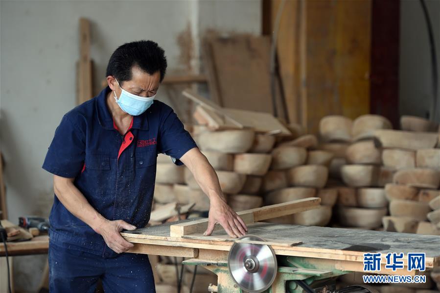  （新華全媒頭條&middot;圖文互動(dòng)）（5）青春，在希望的田野上&mdash;&mdash;大別山區(qū)尋訪&ldquo;城歸&rdquo;大學(xué)畢業(yè)生