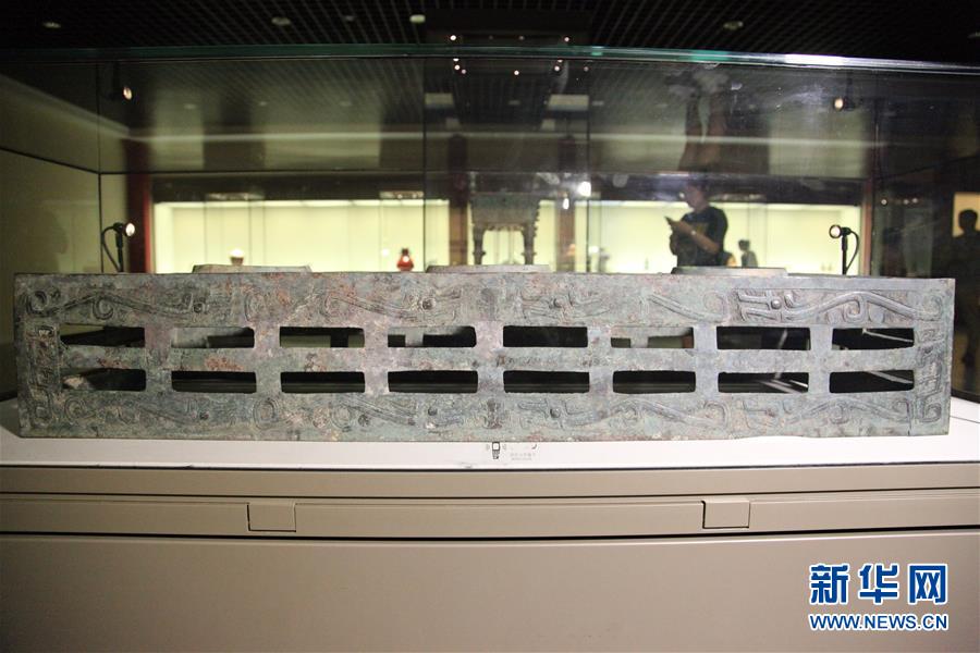 (圖文互動(dòng))(2)西周夔紋銅禁:從電解銅廠撿回拼成的國(guó)寶