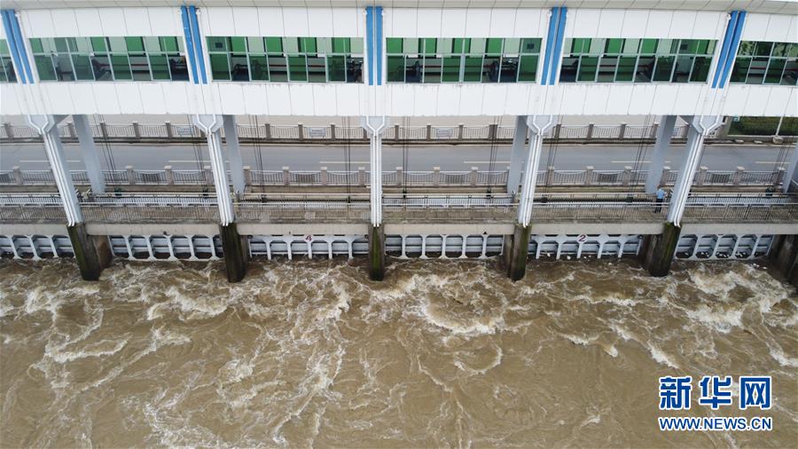 (防汛抗洪)(1)淮河王家壩閘關(guān)閘