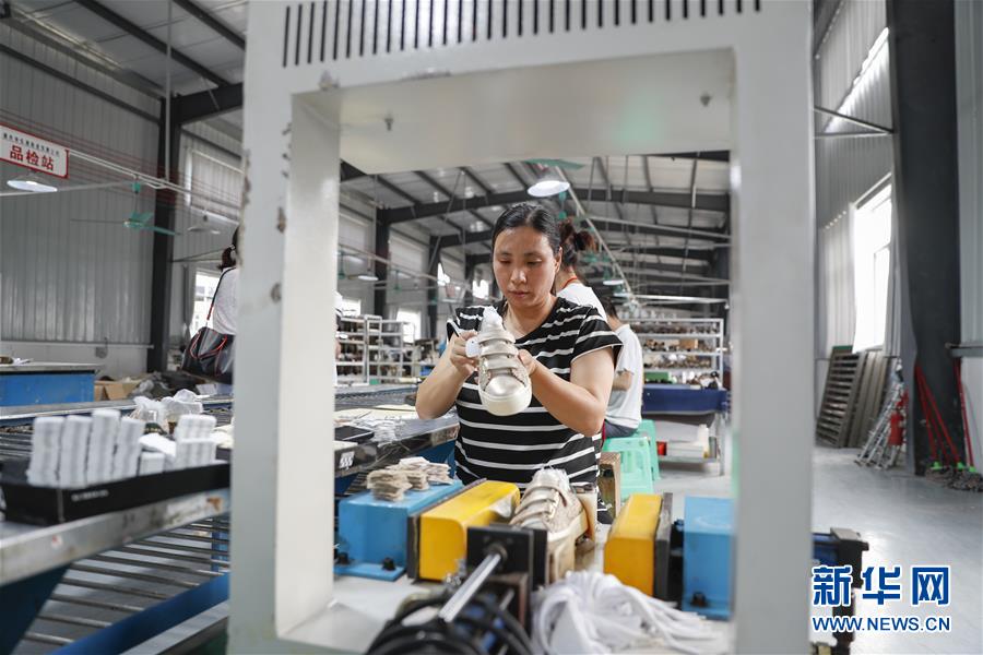 （落實&ldquo;六穩(wěn)&rdquo;&ldquo;六保&rdquo;一線見聞&middot;圖文互動）（2）&ldquo;不讓一名貧困勞動力失業(yè)！&rdquo;&mdash;&mdash;三峽庫區(qū)穩(wěn)就業(yè)見聞