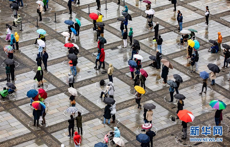 (國(guó)際·圖文互動(dòng))(22)特稿:穿越寒暑 無(wú)問(wèn)西東——寫在新冠疫情構(gòu)成“國(guó)際關(guān)注的突發(fā)公共衛(wèi)生事件”半年之際