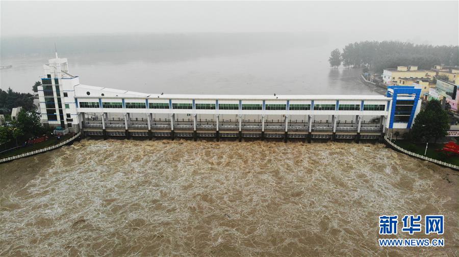 （新華全媒頭條&middot;圖文互動）（4）筑起共御水患的鋼鐵長堤&mdash;&mdash;戰(zhàn)洪一線的&ldquo;干群關系新答卷&rdquo;