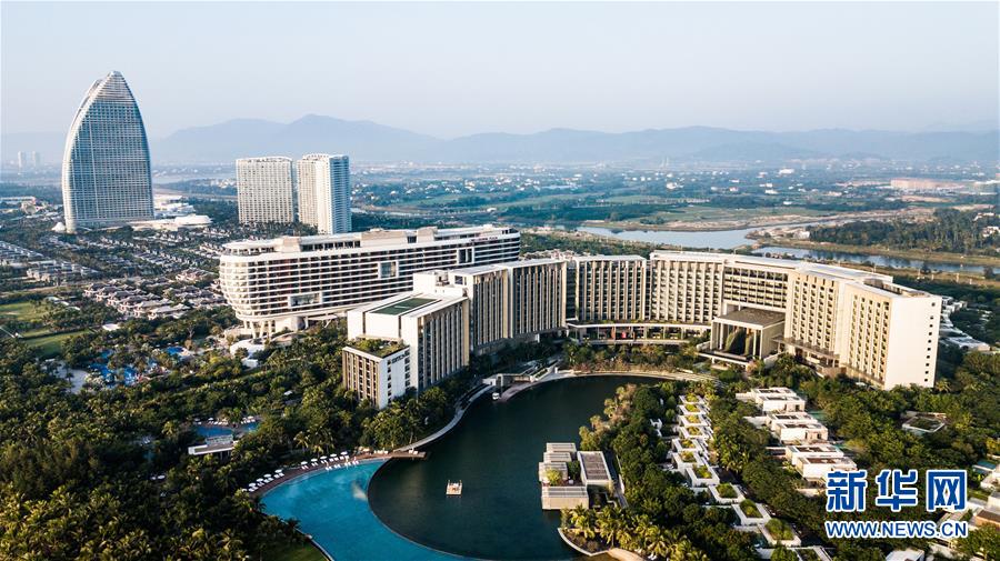 （在習(xí)近平新時(shí)代中國特色社會主義思想指引下&mdash;&mdash;新時(shí)代新作為新篇章&middot;習(xí)近平總書記關(guān)切事&middot;圖文互動）（8）感受開放新魅力&mdash;&mdash;海南自由貿(mào)易港建設(shè)開局觀察