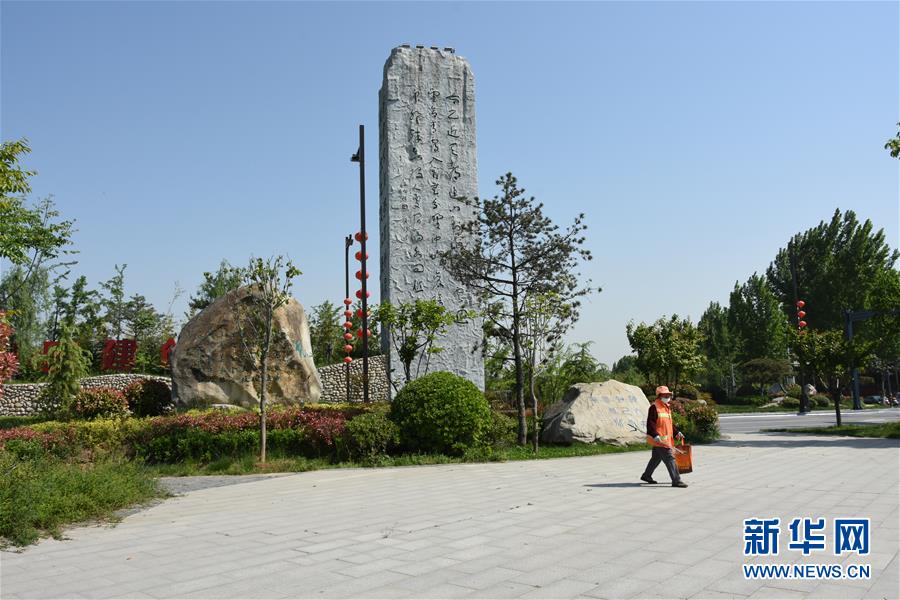 (新華視點(diǎn)·圖文互動(dòng))(3)警惕重金“移石造景”之風(fēng):有的景觀石一塊逾百萬(wàn)元