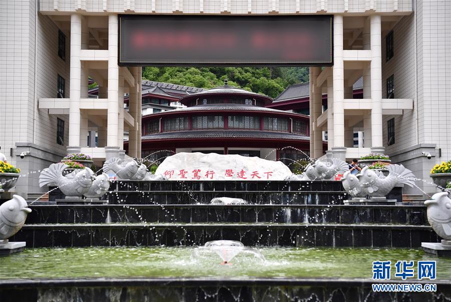 （新華視點(diǎn)&middot;圖文互動(dòng)）（3）學(xué)校建漂亮點(diǎn)本無(wú)錯(cuò)，為何這所&ldquo;豪華中學(xué)&rdquo;讓人困惑？