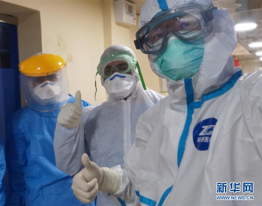 (新華全媒頭條·圖文互動(dòng))(4)以仁心仁術(shù)造福人民——寫在第三個(gè)中國(guó)醫(yī)師節(jié)之際