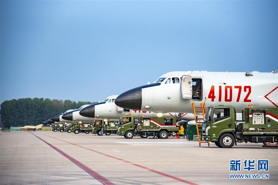 （在習(xí)近平強(qiáng)軍思想指引下&middot;我們在戰(zhàn)位報告&middot;圖文互動）（1）雷霆&ldquo;戰(zhàn)神&rdquo;向戰(zhàn)而飛&mdash;&mdash;空軍航空兵某師牢記囑托備戰(zhàn)打仗記事