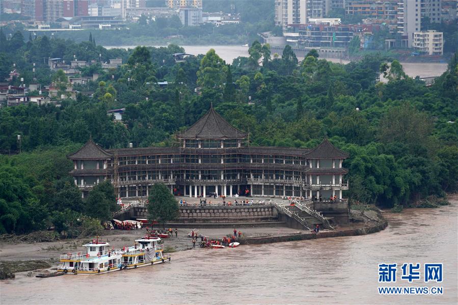 （新華全媒頭條&middot;圖文互動(dòng)）（3）&ldquo;洪線&rdquo;逆險(xiǎn)守家國&mdash;&mdash;抗洪一線的凡人星光